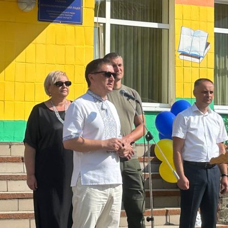 Великовербчанський ліцей отримав два нові шкільні автобуси