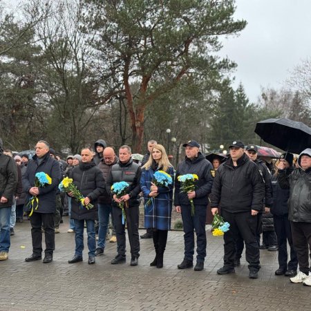 Покладання квітів до Дня Гідності та Свободи: голова районної ради вшанував пам’ять Героїв